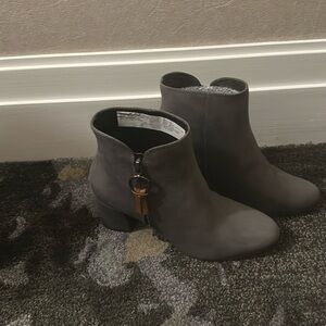 NEW MARC JOSEPH SIZE 7 GRAY BOOTIE
